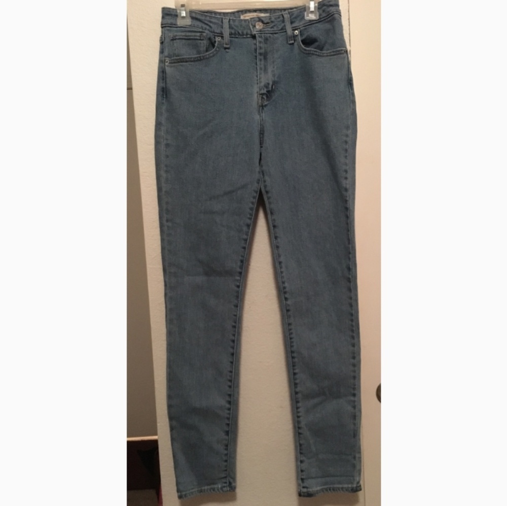 High wasited levis mom jeans